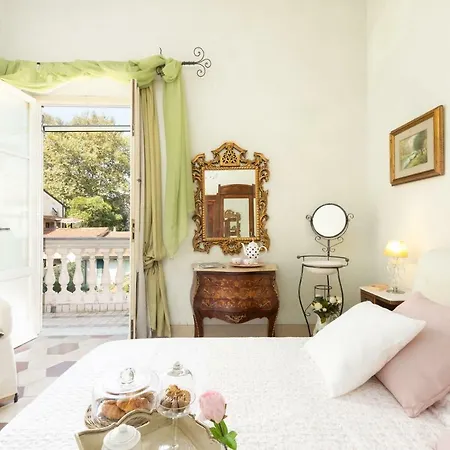 Будинок відпочинку Villino Lola В'яреджо