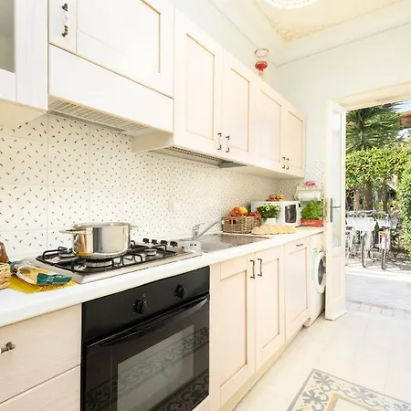 Villino Lola * В'яреджо